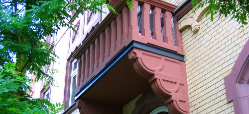 Ihr Balkon oder Ihre Terasse sind sanierungsbedürftig oder steht unter Denkmalschutz? Nehmen Sie Kontakt zu uns auf.